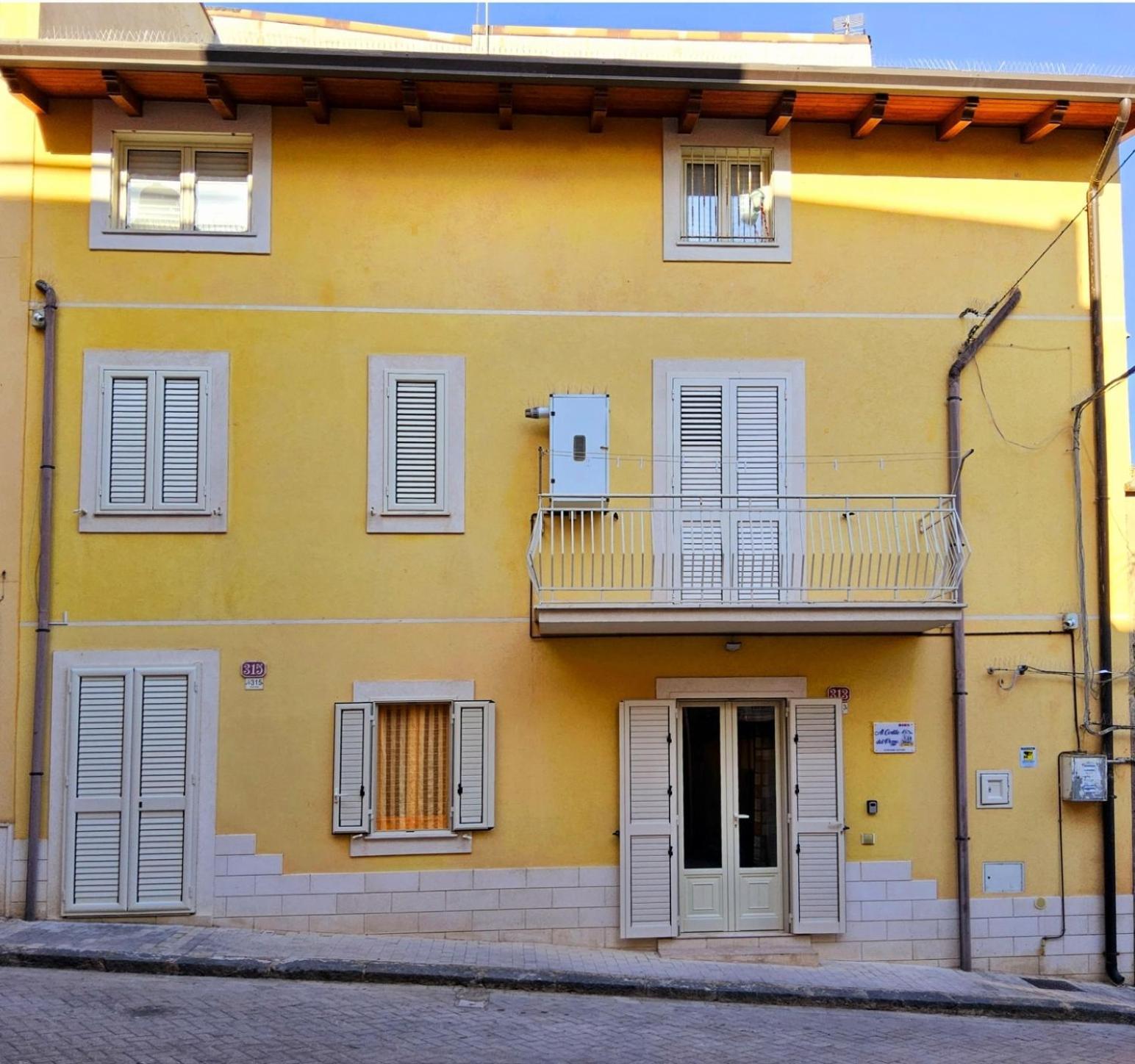 Al Cortile Del Pozzo Apartment Delia Luaran gambar