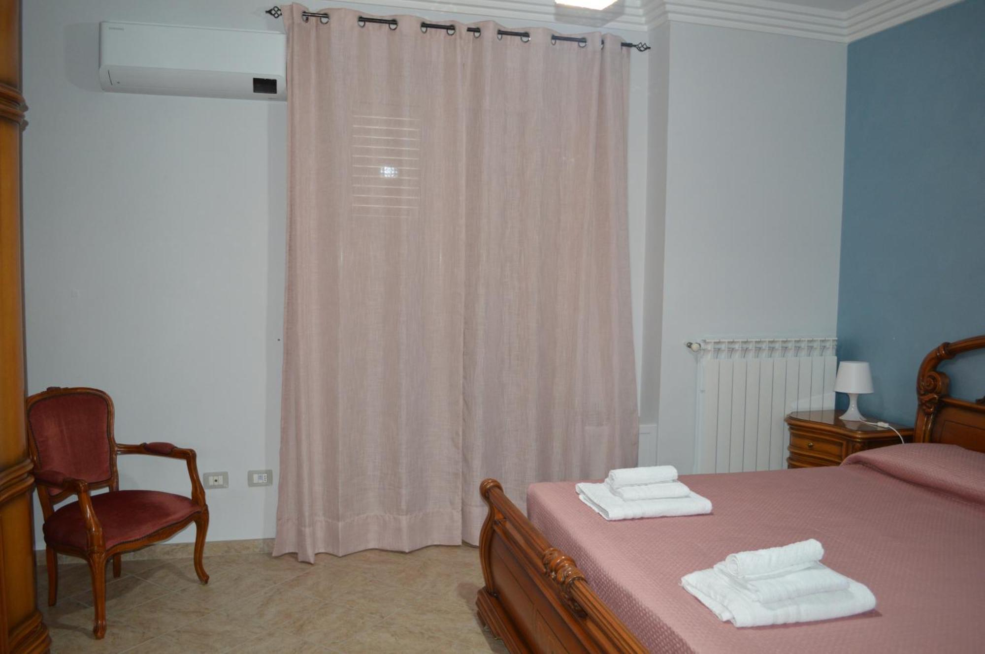 Al Cortile Del Pozzo Apartment Delia Luaran gambar